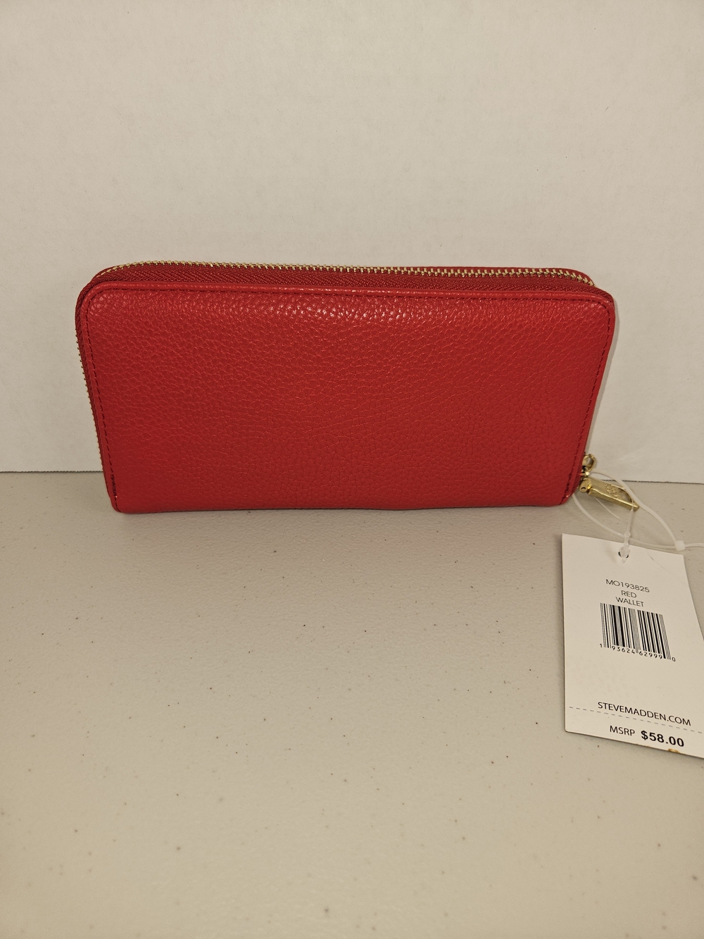 NWT Steve Madden Red Pebbled Zip Wallet with Gold Accent - Picture 4 of 12